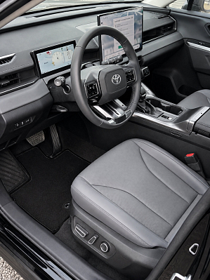 Toyota RAV4 Luxury, 2026 года, пробег 268 км