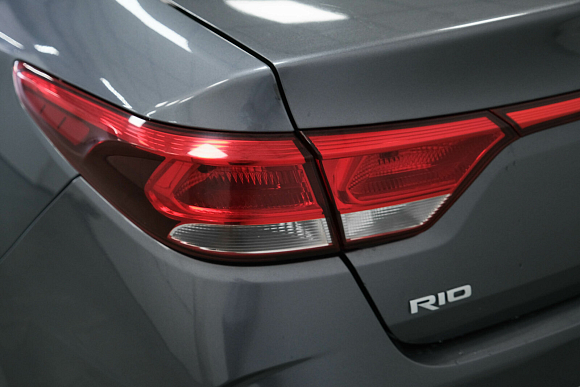 Kia Rio Luxe, 2021 года, пробег 68500 км