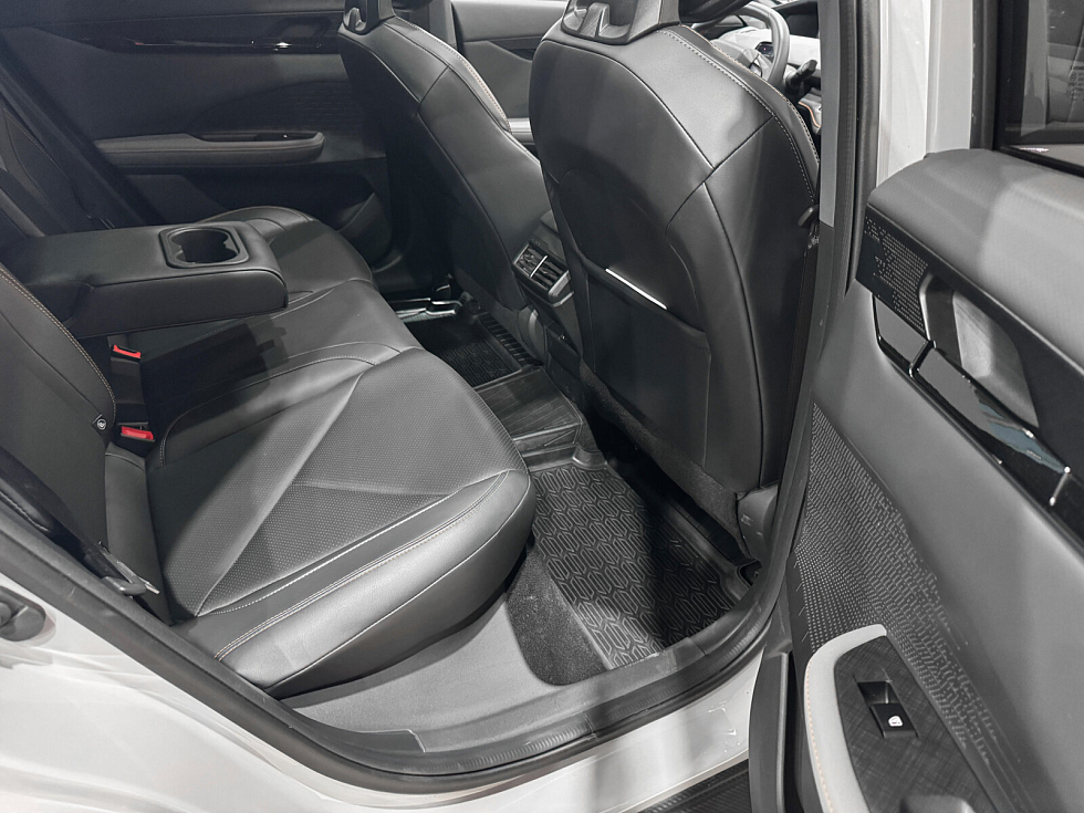 Changan UNI-V LX, серебряный