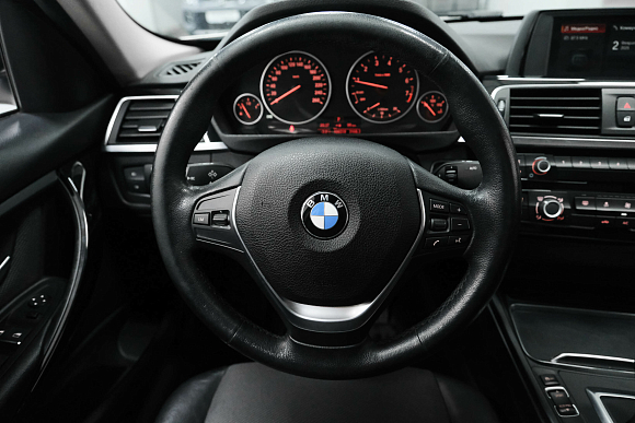 BMW 3 серии 320i xDrive SE, 2017 года, пробег 109900 км