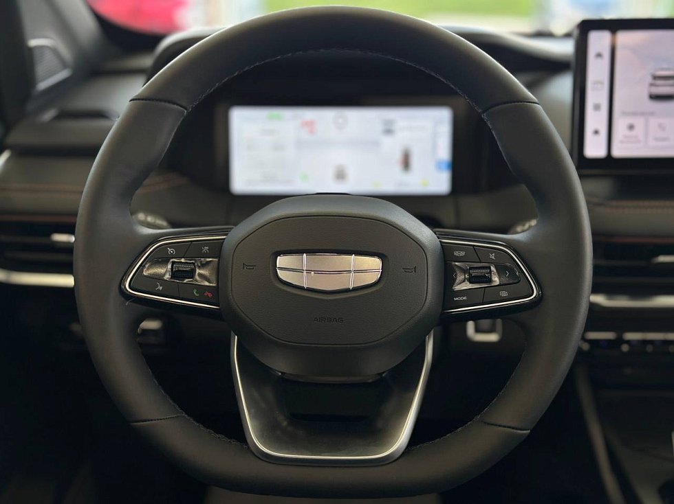 Geely Monjaro Люкс, черный