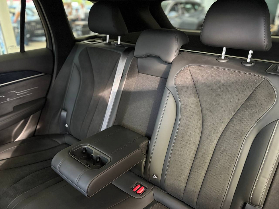 Geely Monjaro Flagship, серый