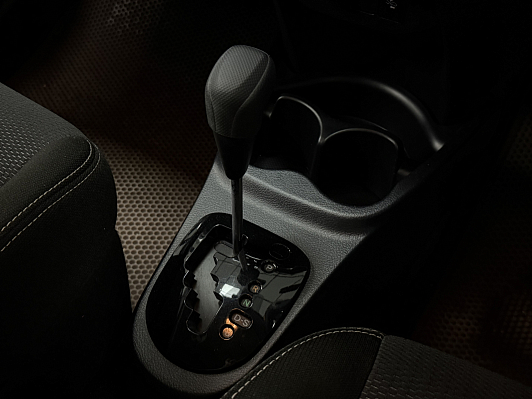 Toyota Vitz, 2019 года, пробег 40127 км