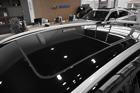 Geely Coolray Exclusive, красный