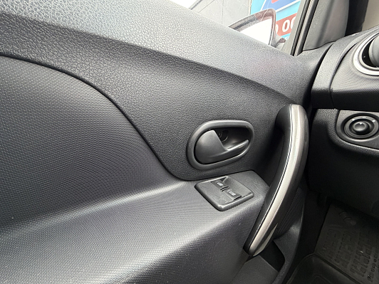 Renault Sandero Confort, 2014 года, пробег 52203 км