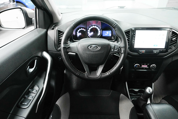 Lada (ВАЗ) XRAY Comfort, 2017 года, пробег 105000 км