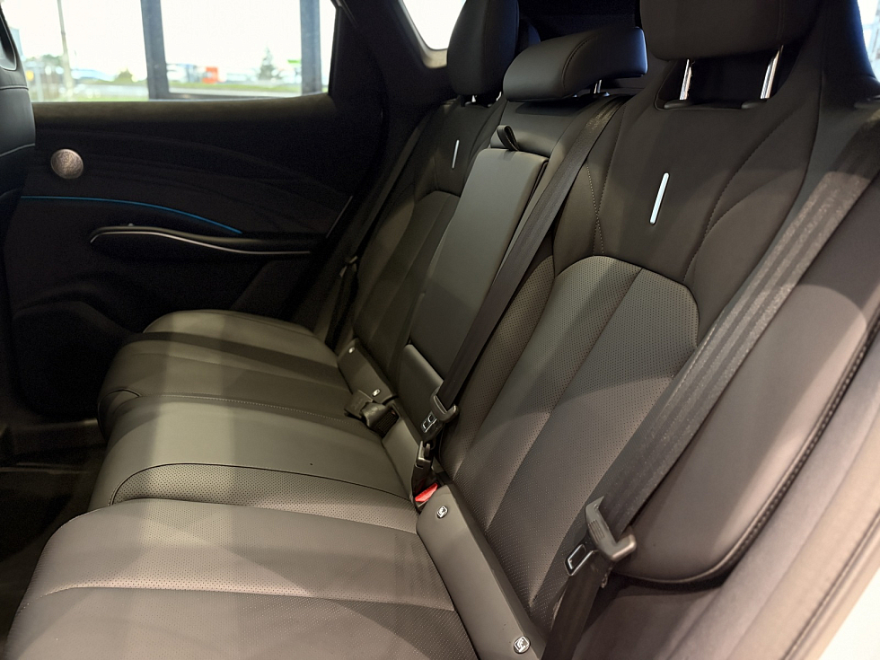 Omoda C7 Актив, белый