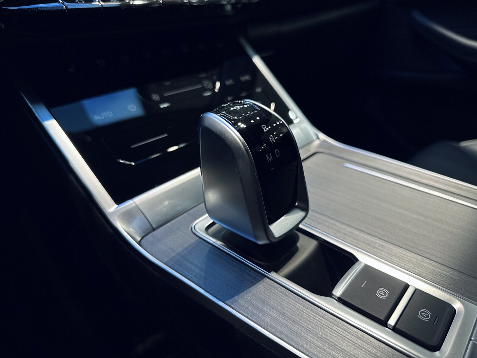 Chery Tiggo 4 MT Line, красный