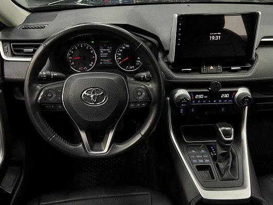 Toyota RAV4 Комфорт, 2020 года, пробег 29227 км