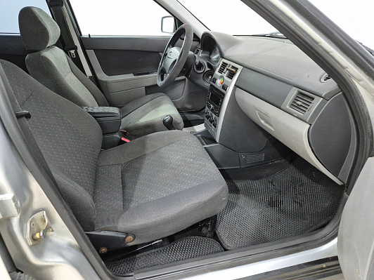 Lada (ВАЗ) Priora Люкс, 2011 года, пробег 176731 км