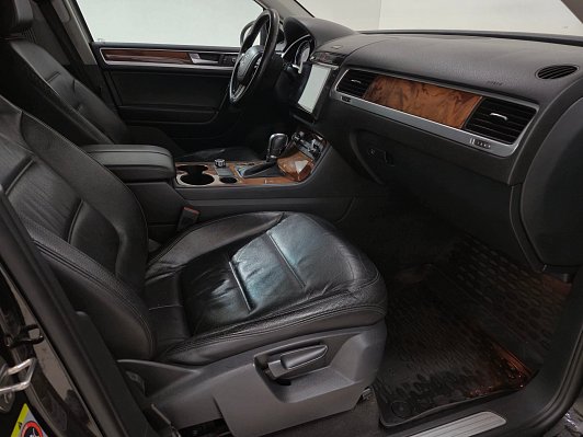 Volkswagen Touareg, 2011 года, пробег 324000 км