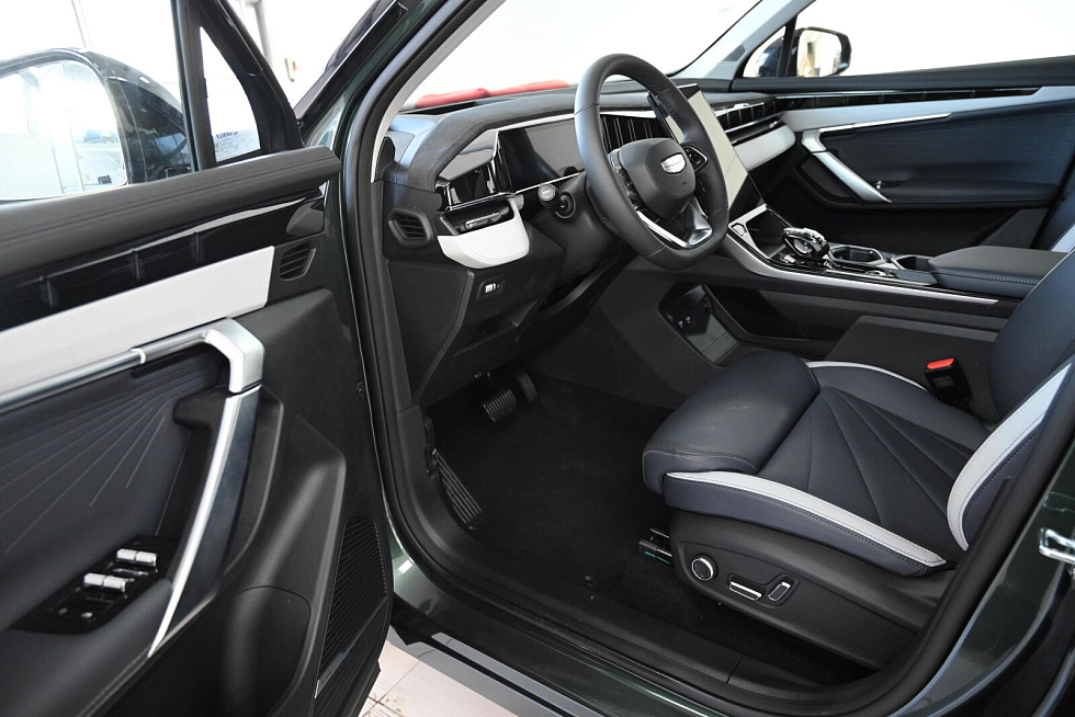 Geely Atlas Люкс, зеленый