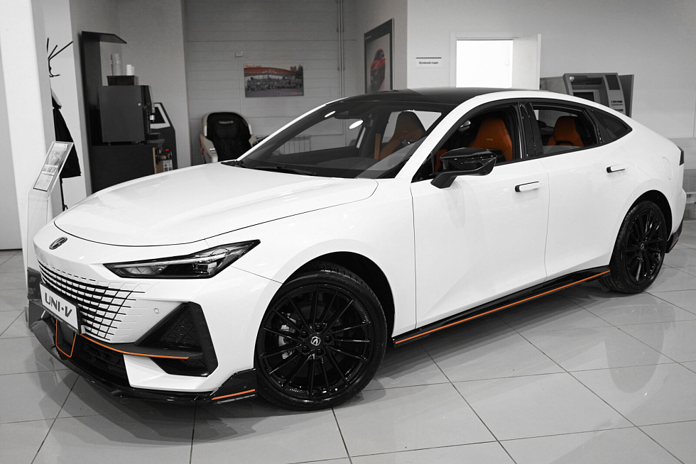 Changan UNI-V Tech, белый