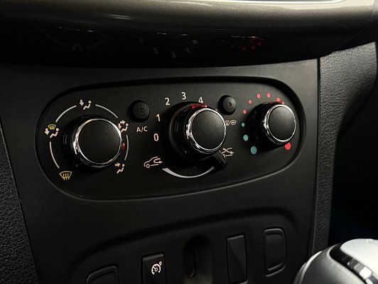 Renault Sandero Confort, 2016 года, пробег 87000 км