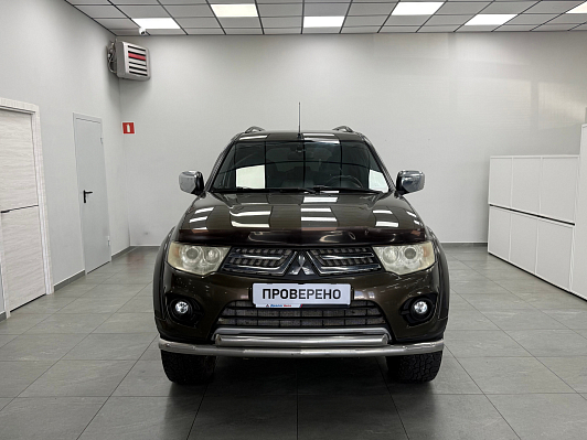 Mitsubishi Pajero Sport, 2014 года, пробег 195000 км