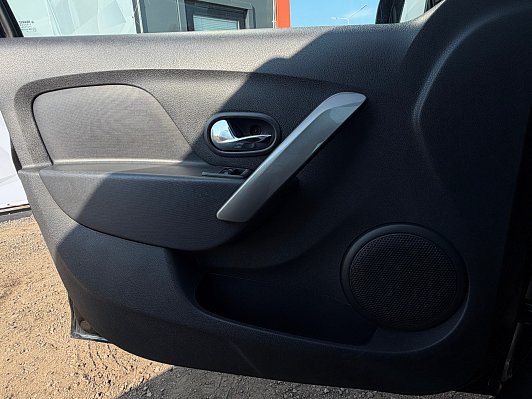 Renault Logan Privilege, 2016 года, пробег 178500 км