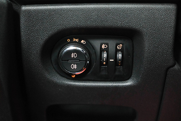 Opel Corsa Color Edition, 2012 года, пробег 158000 км