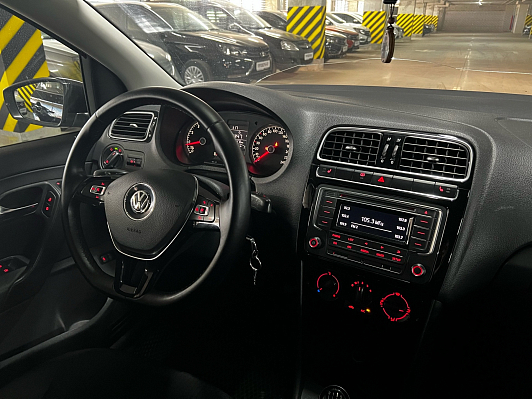 Volkswagen Polo Comfortline, 2017 года, пробег 81137 км