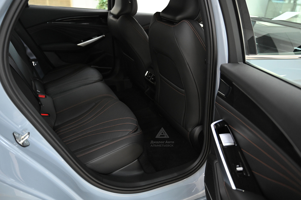 Geely Preface Flagship, серый