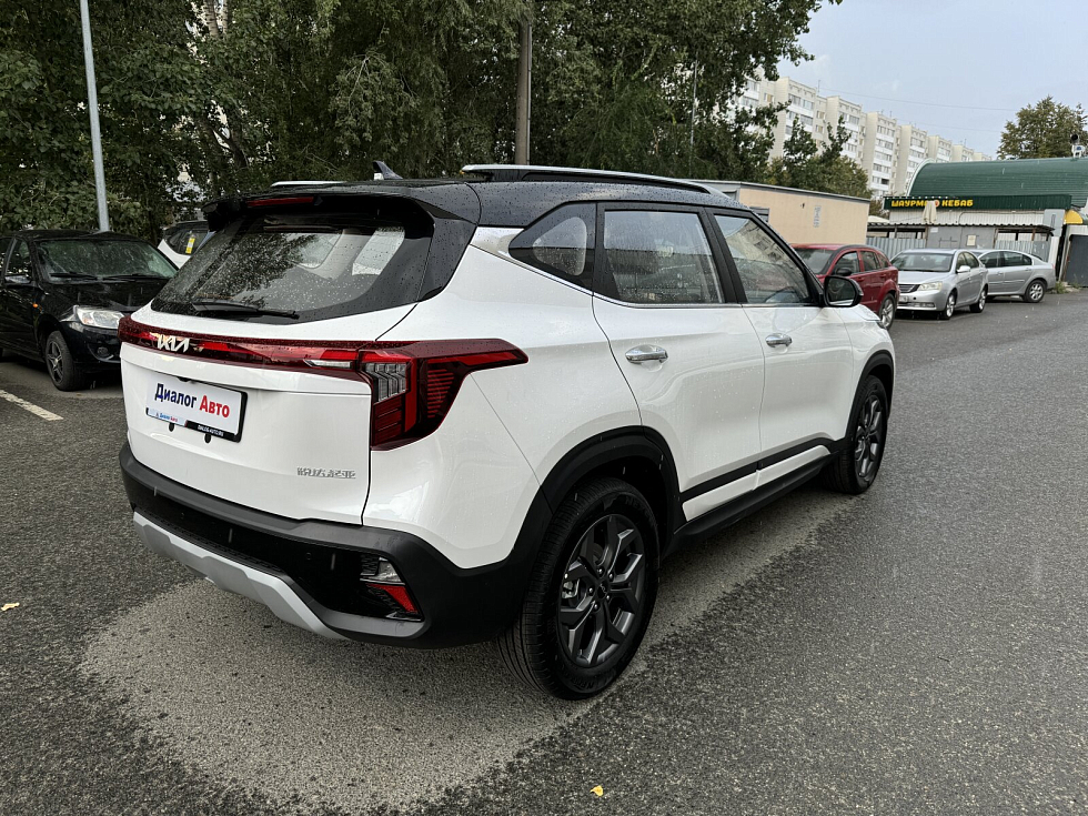 Kia Seltos Luxe, черный