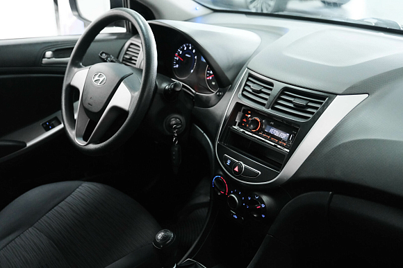 Hyundai Solaris Active, 2015 года, пробег 98000 км