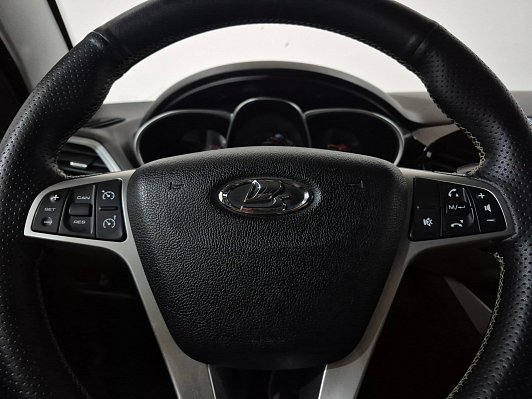 Lada (ВАЗ) Vesta Luxe, 2017 года, пробег 136031 км