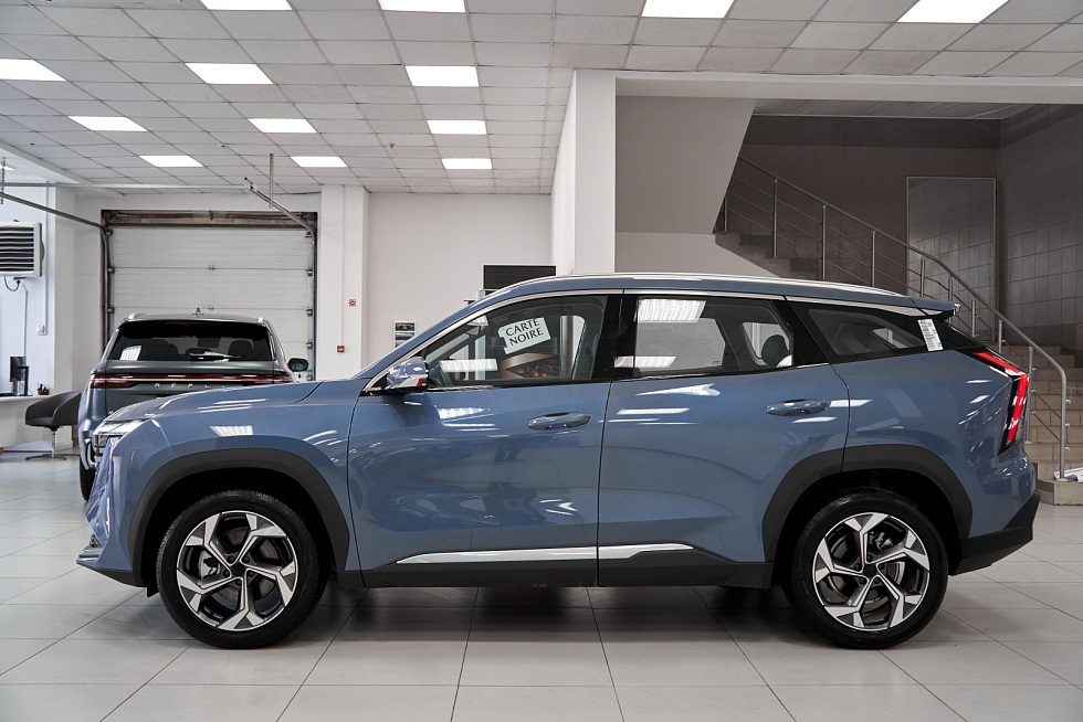 Geely Atlas Спорт, голубой