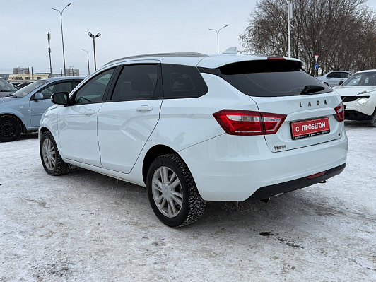 Lada (ВАЗ) Vesta Luxe Multimedia (2017-2019), 2019 года, пробег 92437 км