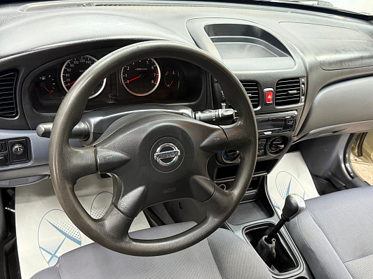 Nissan Almera, 2004 года, пробег 237670 км