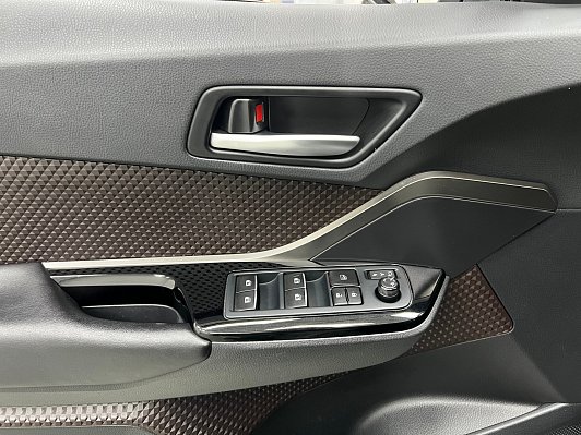Toyota C-HR, 2019 года, пробег 110831 км
