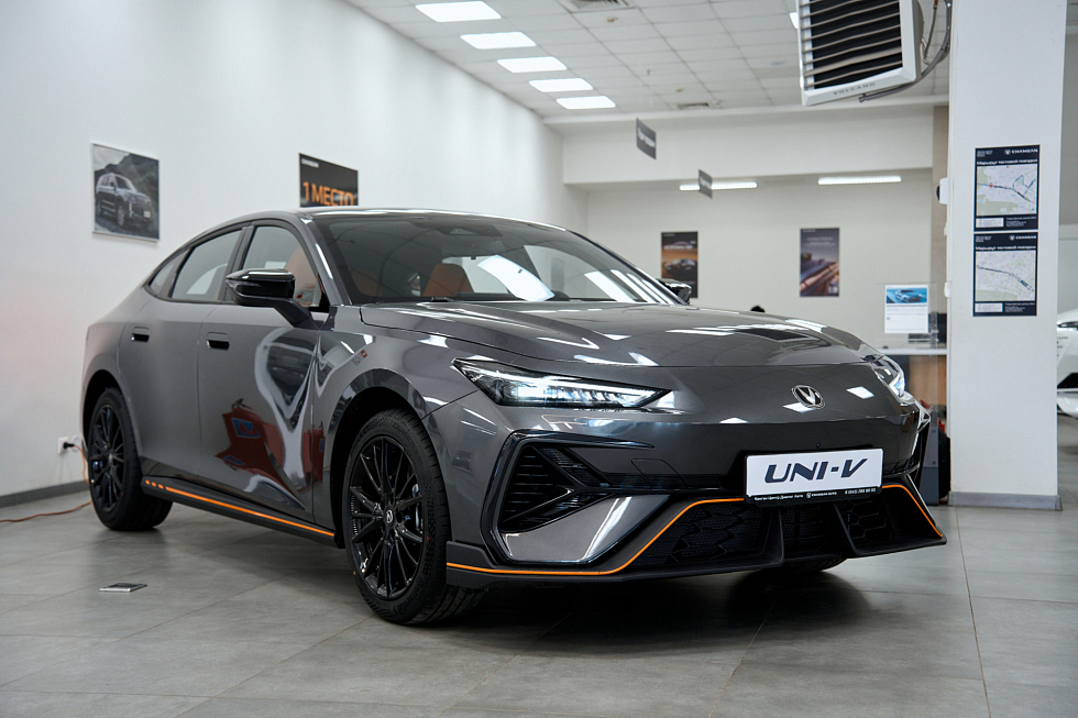 Changan UNI-V Спорт, серый