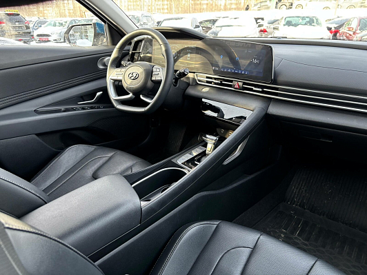 Hyundai Elantra Premium Edition, 2023 года, пробег 32895 км