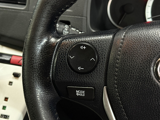 Toyota ISis, 2012 года, пробег 221686 км