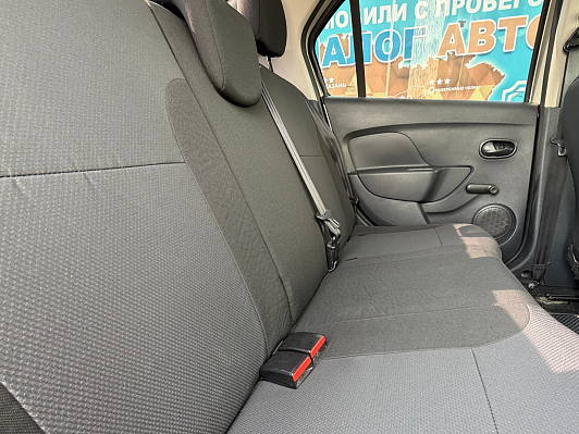Renault Logan Privilege, 2017 года, пробег 180000 км