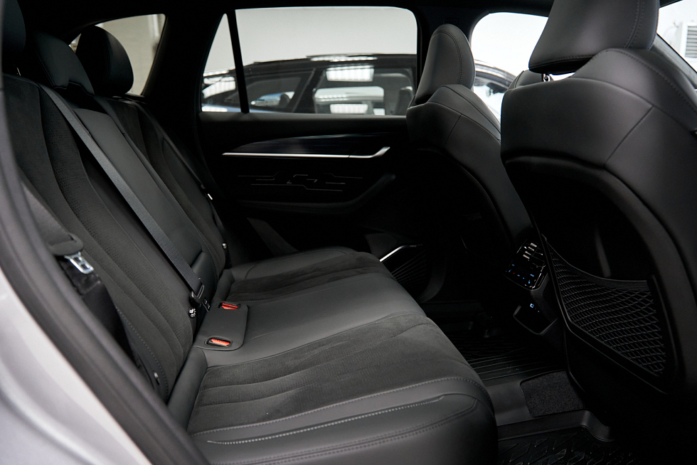 Geely Monjaro Flagship, серый