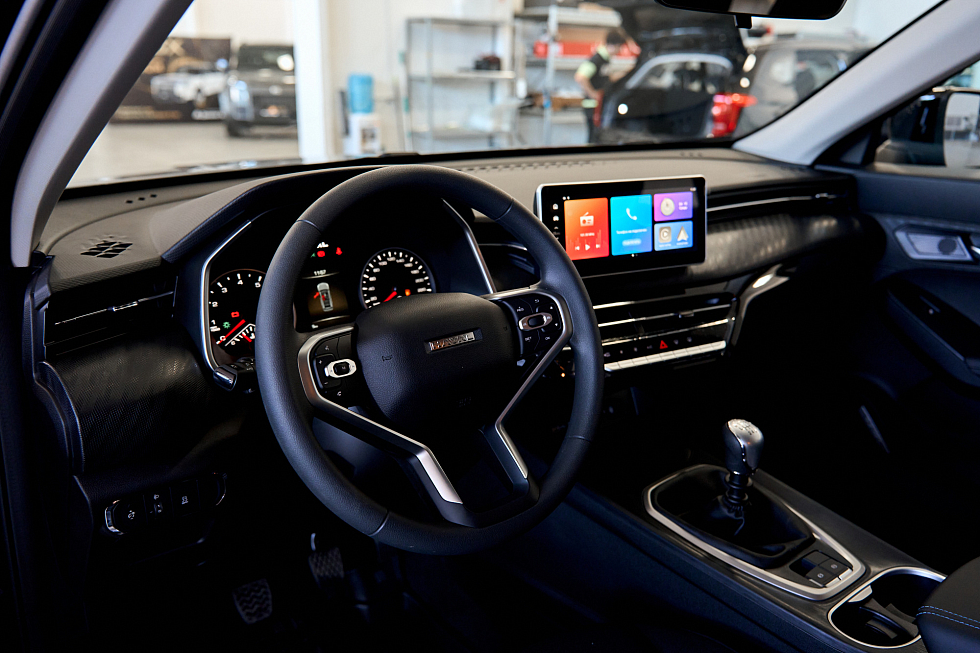 Haval Jolion Премиум, черный