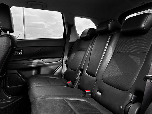 Mitsubishi Outlander Instyle, 2018 года, пробег 106997 км
