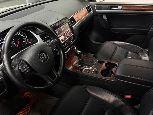 Volkswagen Touareg, 2010 года, пробег 223384 км