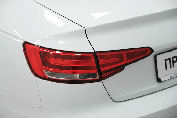 Audi A4 Advance, 2016 года, пробег 185000 км