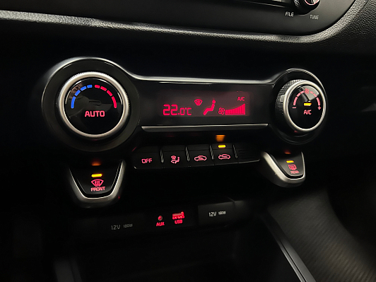 Kia Rio Luxe, 2019 года, пробег 174000 км