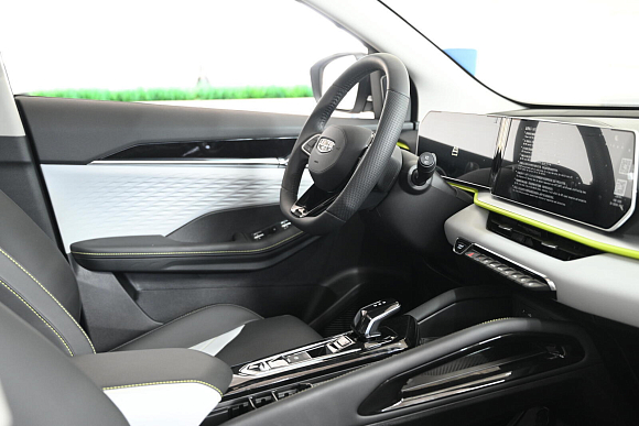 Geely Coolray Flagship, белый