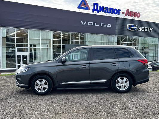 Mitsubishi Outlander Invite, 2021 года, пробег 59640 км