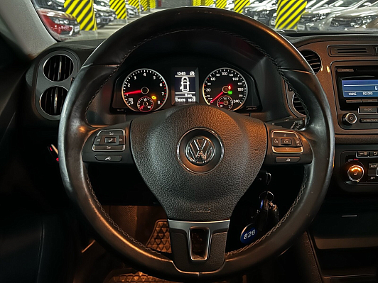 Volkswagen Tiguan Avenue, 2012 года, пробег 136000 км