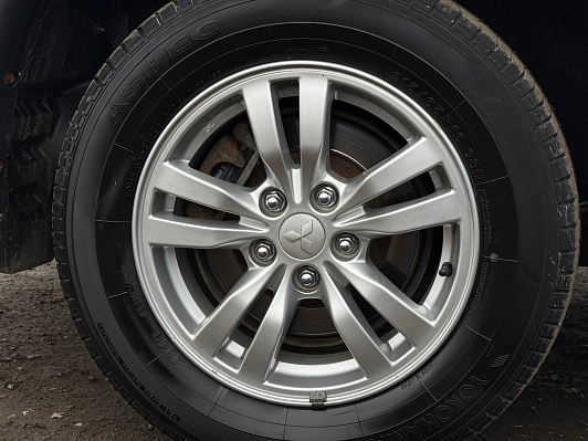 Mitsubishi Outlander Intense, 2018 года, пробег 172000 км