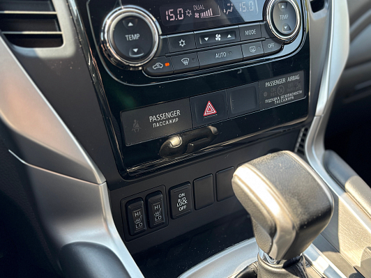 Mitsubishi Pajero Sport Instyle, 2019 года, пробег 72000 км