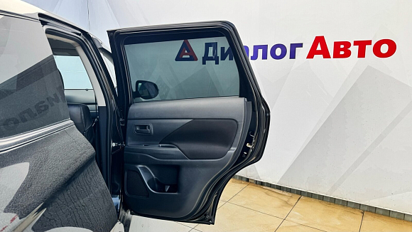 Mitsubishi Outlander Invite, 2012 года, пробег 207210 км