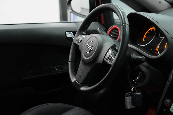 Opel Corsa Color Edition, 2012 года, пробег 158000 км