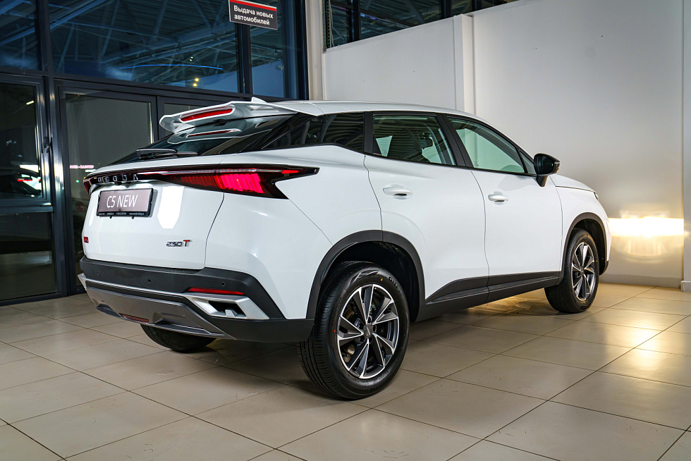 Omoda C5 Актив, черный