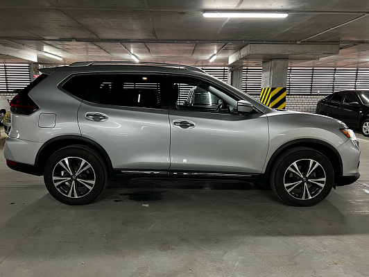 Nissan Rogue, 2017 года, пробег 113000 км