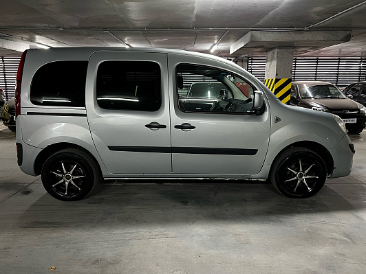 Renault Kangoo, 2010 года, пробег 357000 км